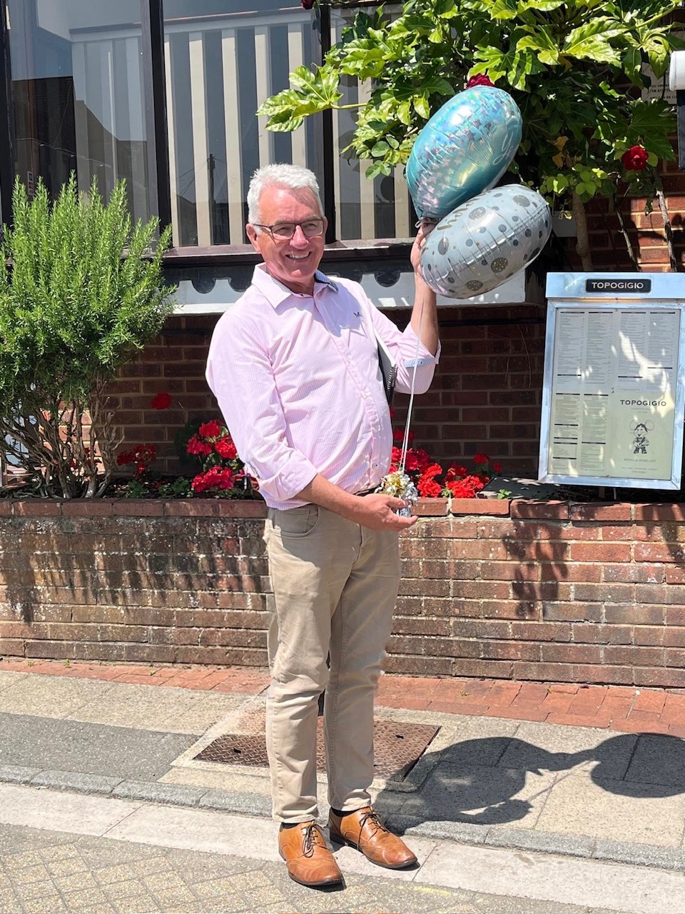 Peter with retirement ballons 